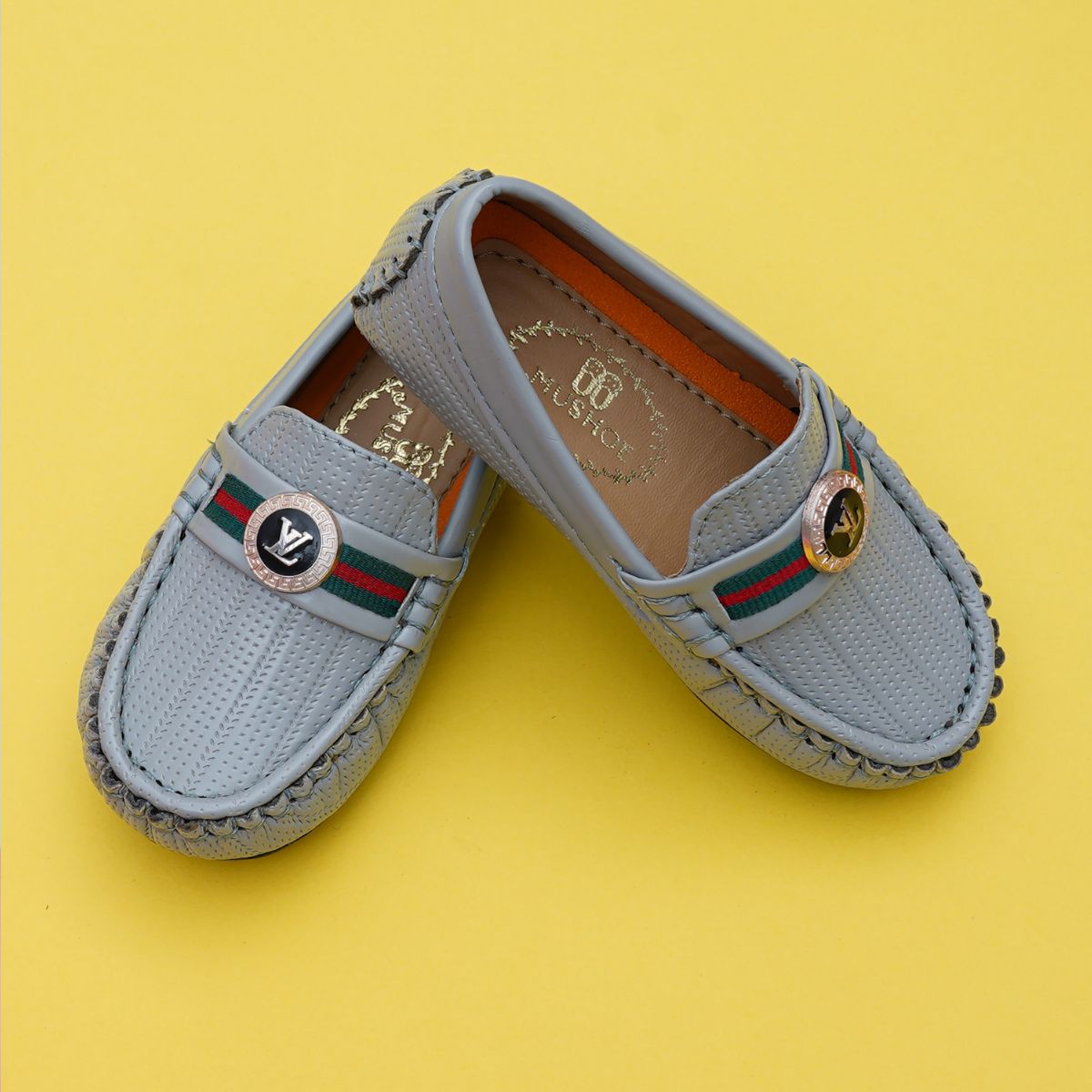 Boys on sale cream loafers