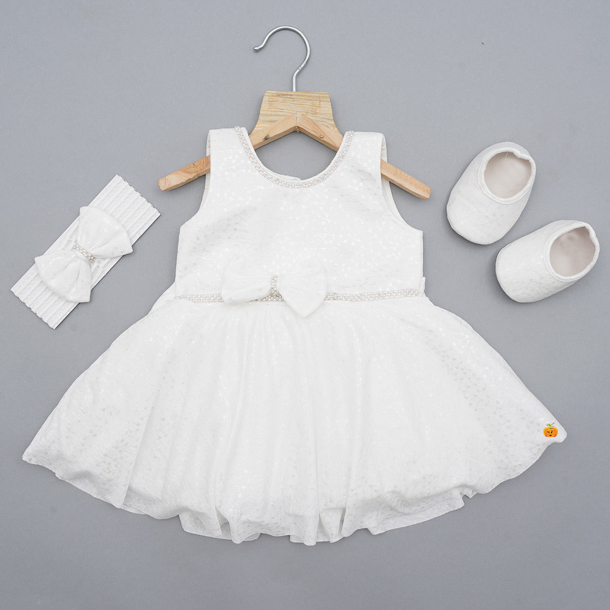 Newborn baby frock by Babywish... Sizes: 0-3 month and 3-6 month DM for  price... #babywish #newborn #girl #frock #frocks #newborngirl… | Instagram