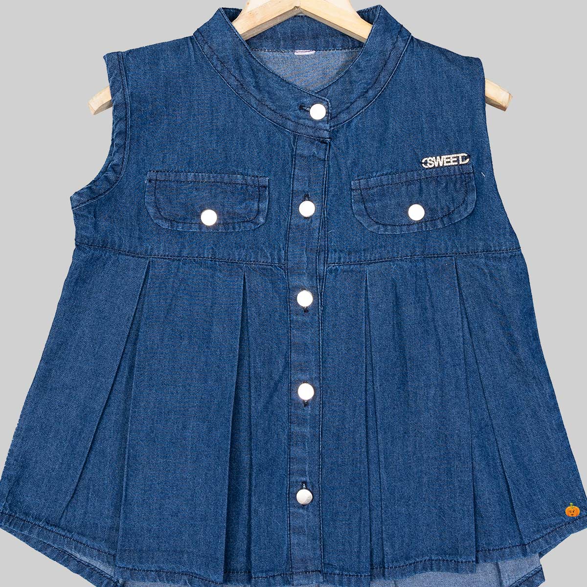 Retro Denim Vest, 100% Cotton, Spread Collar, Functional Pockets. Blue Jean  Sleeveless Vintage Utility, Womens Oversized Pull on Jacket Gift - Etsy  Denmark